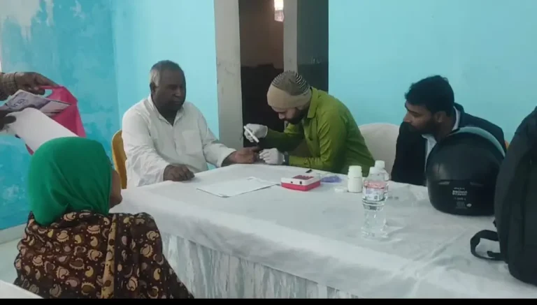 मानगो के प्रोफेसर अब्दुल बारी लाइब्रेरी में निशुल्क स्वास्थ्य शिविर