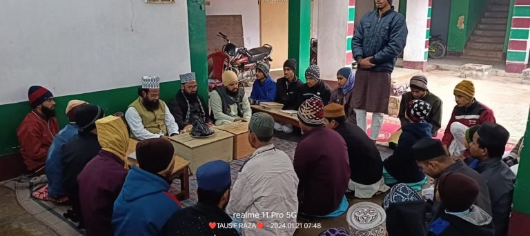 Jamshedpur: मदरसा गौसिया में सजाई गई दुआ की महफिल