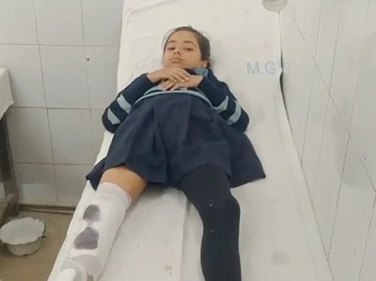 Jamshedpur Accident News : स्कूल जाने के क्रम में केरला समाजम स्कूल की कक्षा 4 की छात्रा मिजालिया जख्मी।