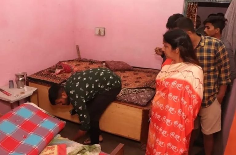 Jamshedpur News : बागबेड़ा में करीब 5 लाख की चोरी, स्थानीय लोग आक्रोशित