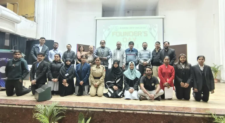 करीम सिटी कॉलेज के स्थापना दिवस के अवसर पर आयोजित हुआ वाद विवाद