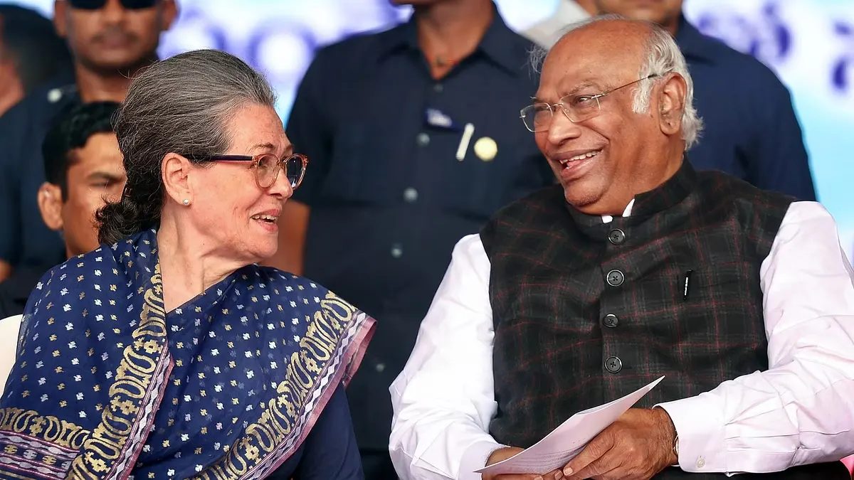 kharge and sonia
