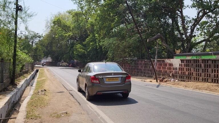 Jamshedpur: Iron Pole Damaged In Dhatkidih, Accident may occur