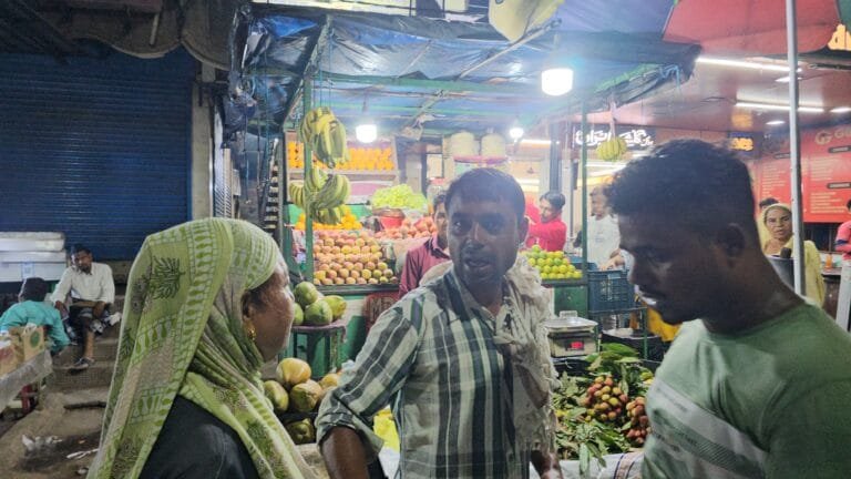 Fruit Seller Attacked With Knife In Azadnagar Mango Jamshedpur