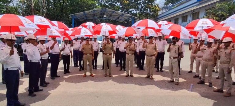 Summer Kit Distributed Among Traffic Policemen In Jamshedpur