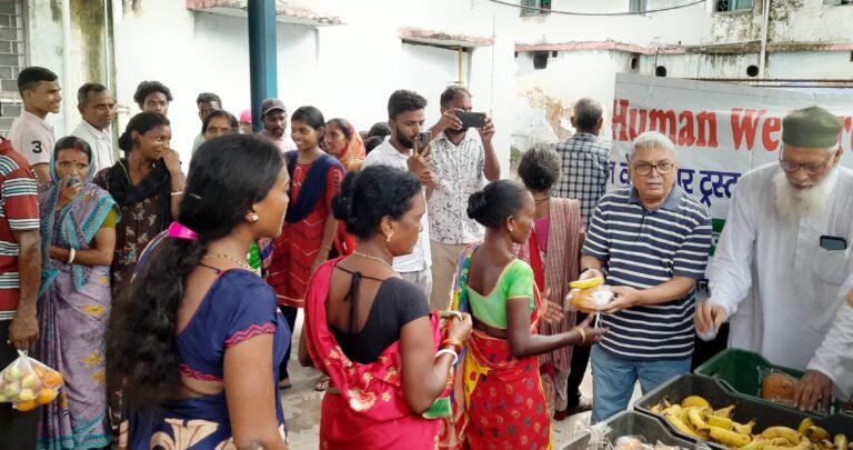 एमजीएम अस्पताल में ह्यूमन वेलफेयर ट्रस्ट द्वारा खाद्य सामग्री का वितरण