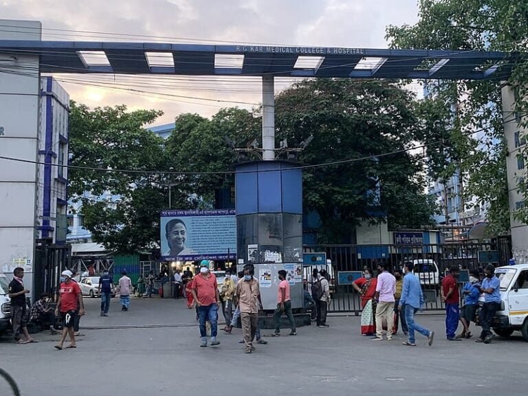 कोलकाता के मेडिकल कॉलेज में डॉक्टर से कथित बलात्कार एवं हत्या मामले में एक गिरफ्तार