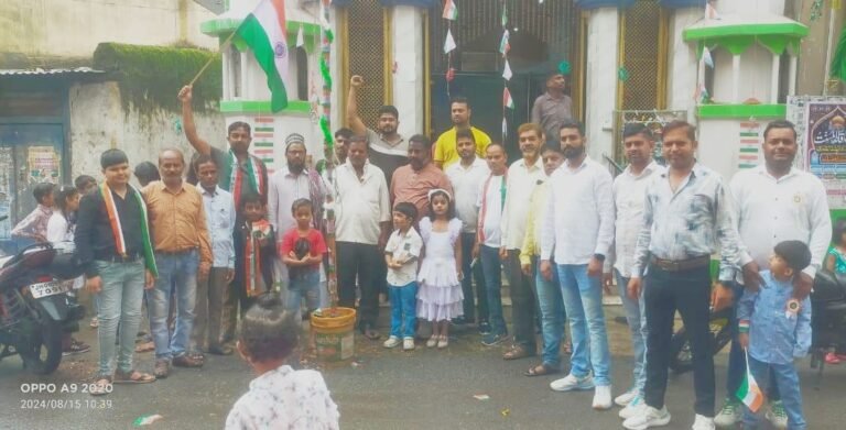 गद्दी डेवलपमेंट क्लब की तरफ से हकीम साह बाबा की मजार पर देश का 78वां स्वतंत्रता दिवस मनाया गया।