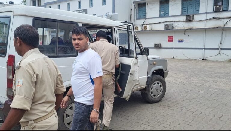 जुगसलाई थाना अंतर्गत भंडारा कार्यक्रम में फायरिंग के मामले में अपराधी सन्नी सिंह सरदार को पुलिस ने भेजा जेल।