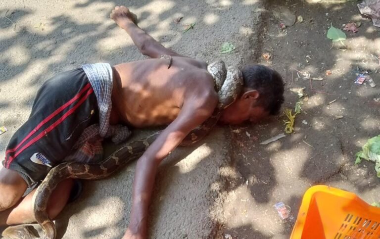 जमशेदपुर के मानगो में आज एक अजीबोगरीब घटना सामने आई