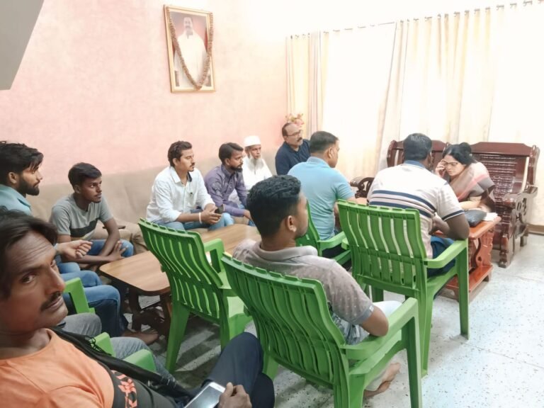 कपाली के लोग मिले विधायक सविता महतो से, काम के प्रति मिला आश्वासन