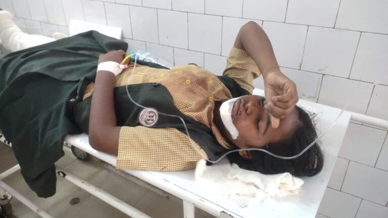 जमशेदपुर में कार दुर्घटना में दो केपीएस मानगो के स्कूली बच्चे गंभीर रूप से घायल