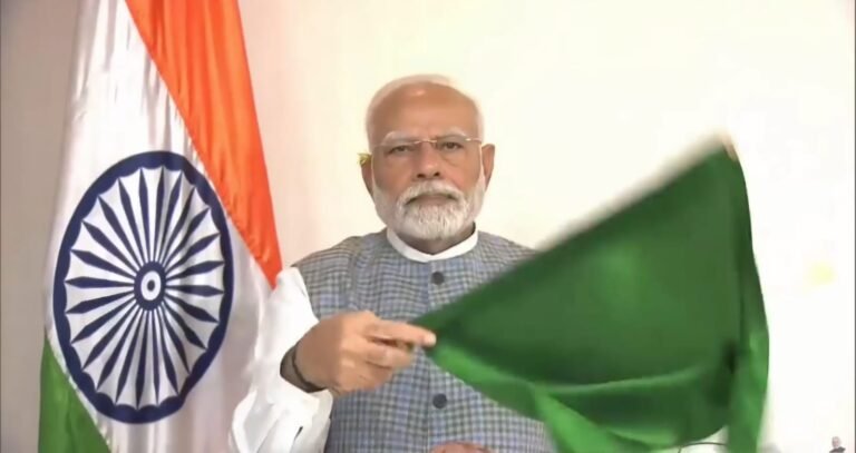 Big Breaking: बारिश के कारण प्रधानमंत्री का जमशेदपुर रोड शो हुआ रद्द, वीडियो कॉन्फ्रेंसिंग के जरिए वंदे भारत को दिखाई हरी झंडी