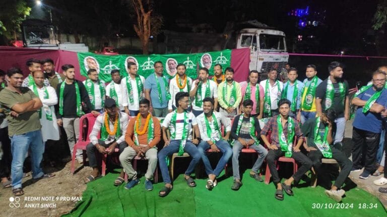 सामाजिक कार्यकर्ता आमिर हसन ने अपने सैकड़ों समर्थकों के साथ थामा झामुमो का दामन