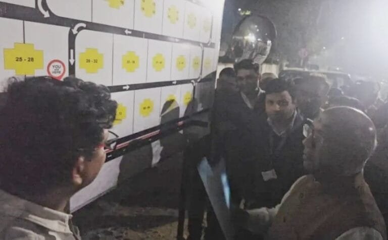 चुनाव जीतते ही सरयू राय पहुंचे कदमा, केडी फ्लैट के बगल दीवार को जल्द से जल्द खुलवाने की बात कही