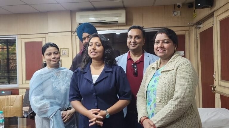 Jamshedpur News : 21 दिसंबर को जमशेदपुर के मोतीलाल नेहरू पब्लिक स्कूल में एल्युमिनाई मीट का होगा आयोजन, प्रेस कॉन्फ्रेंस कर दी गई जानकारी