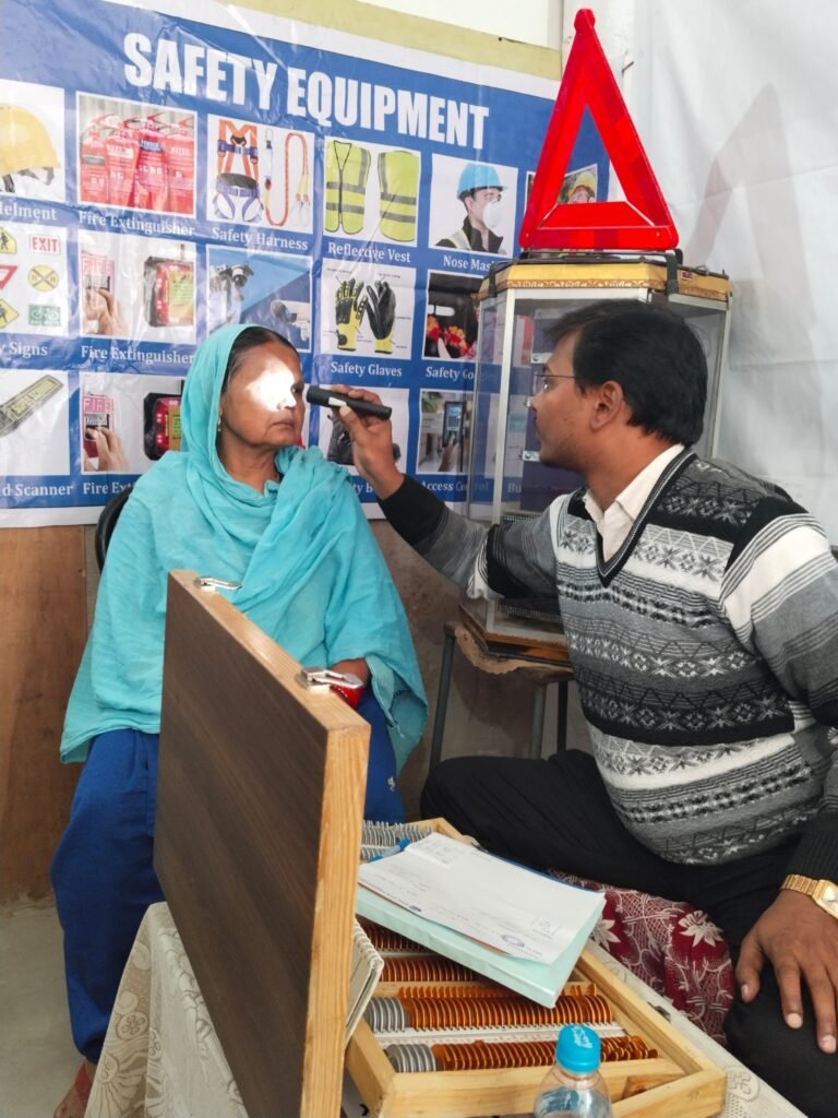 Jamshedpur News : एमएसआईटीआई में आईटा और झारखंड ह्यूमैनिटी फाउंडेशन के संयुक्त प्रयास से एक निःशुल्क नेत्र जांच शिविर का आयोजन