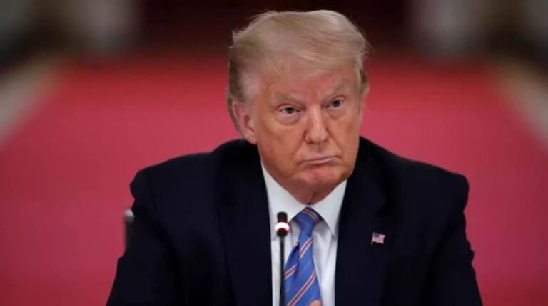 ट्रंप की धमकी: ब्रिक्स देशों पर 100 फीसदी टैरिफ लगाने की चेतावनी