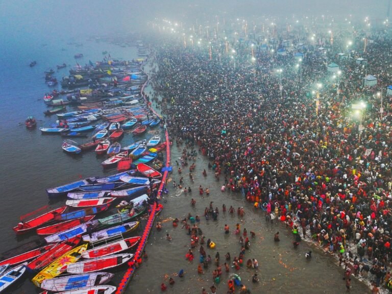 महाकुंभ 2025: क्या है अमृत स्नान का महत्व,जानें कैसे जुटाया जा रहा है स्नान करने वालो का आंकड़ा..