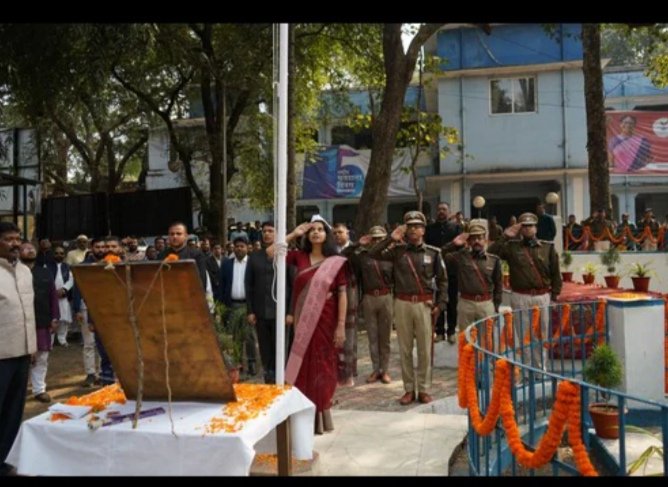 गणतंत्र दिवस पर जिले में हर्षोल्लास के साथ मनाया गया राष्ट्रीय पर्व