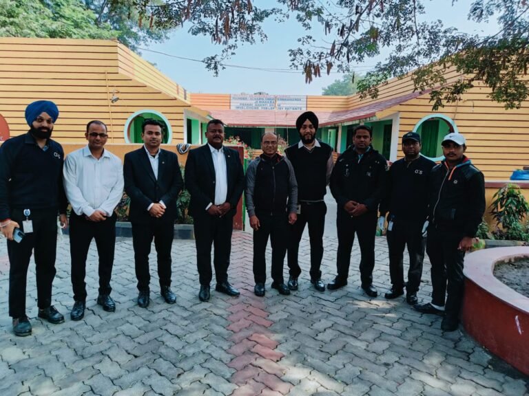 Jamshedpur News : हिंद आश्रम में कुष्ठ रोगियों के लिए जमशेदपुर जिंजर होटल ने किया भोजन वितरण