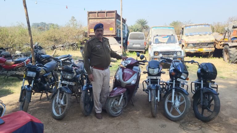 जमशेदपुर कपाली और मानगो से बाइक चोरी करने वाले गिरोह का हुआ भंडाफोड़