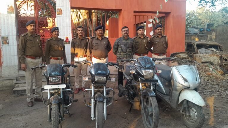 जमशेदपुर में मोटर साईकिल चोरी पर पुलिस का एक्शन,3 आरोपी हुए गिरफ्तार