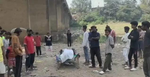 जमशेदपुर में खरकई नदी में मिला शव,परिवार ने हत्या का  लगाया आरोप..