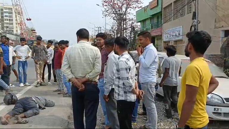 जमशेदपुर में सड़क दुर्घटना में एक और घर का चिराग बुझा, तीन बच्चों के सर के ऊपर से उठा बाप का साया