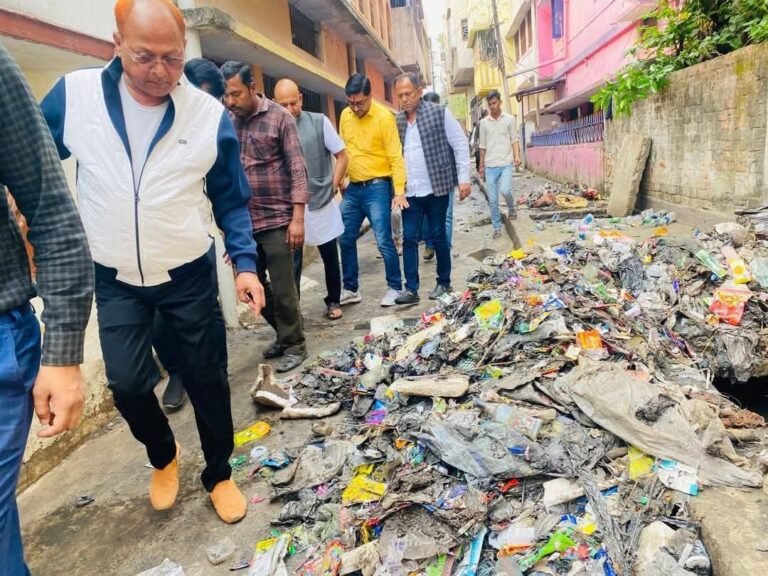 मानगो में नाले की सफाई पर विधायक सरयू राय की पहल, नागरिकों ने जताया आभार