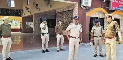 आदित्यपुर रेलवे स्टेशन की सुरक्षा व्यवस्था की समीक्षा, डीआइजी ने दिये  कड़े निर्देश..