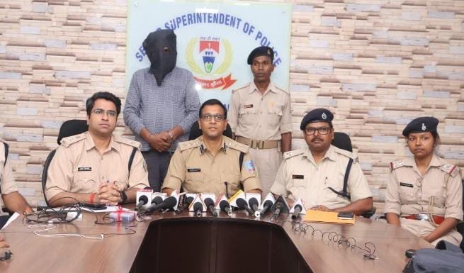 जमशेदपुर में 24 घंटे के अंदर गिरफ्तार हुआ कारोबारी को धमकी देने वाला आरोपी…