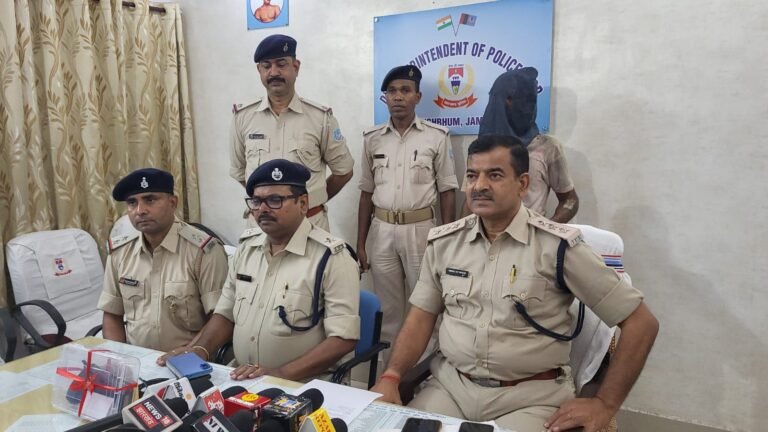 धतकीडीह में कट्टा लेकर लोगों को चमका रहा था युवक, जमशेदपुर पुलिस ने दबोचा