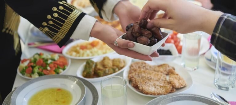 रमजान के अवसर पर राज्यपाल का  फैसला, मुस्लिम कर्मचारियों को इफ्तार के लिए मिली ये सुविधा