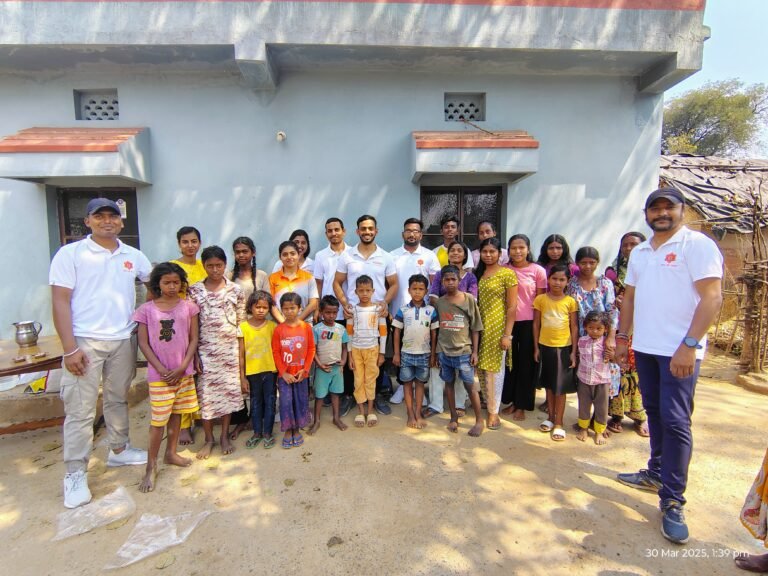 आदित्य सिंह ने ग्रामीण बच्चों के साथ मनाया अपना जन्मदिन, लक्ष्य फाउंडेशन ने दिया साथ…