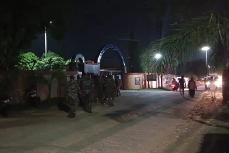 जमशेदपुर के घाघीडीह जेल में देर रात हुई छापामारी, ढ़ाई घंटे तक चली तलाशी…