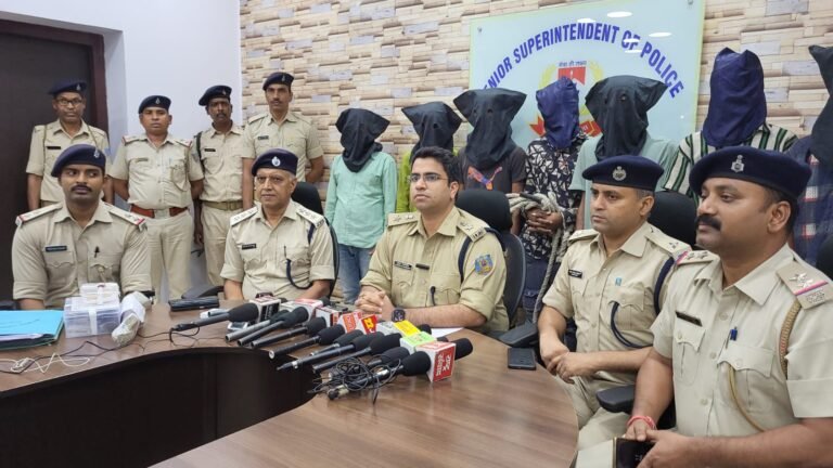 जमशेदपुर के फ्लैट्स में चोरी करने वाले गिरोह को पुलिस ने पकड़ा, 7 चोरों को भेजा गया जेल…