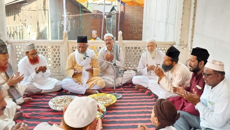 बिष्टुपुर में हज़रत चुना शाह बाबा का 56वां उर्स शरीफ शुरू, कुरआन पाक की तिलावत से हुआ आगाज़…