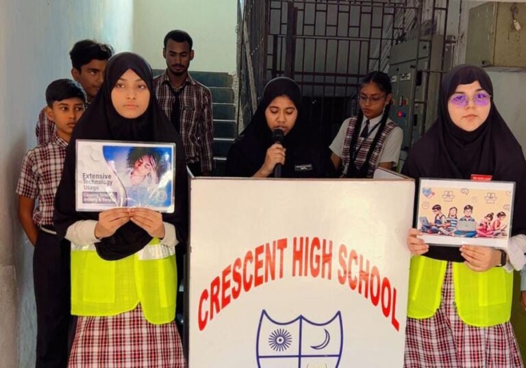 क्रेसेंट हाई स्कूल में कंडोलेंस कैंडल लाइट मीटिंग का हुआ आयोजन, शहीदों को किया गया याद…