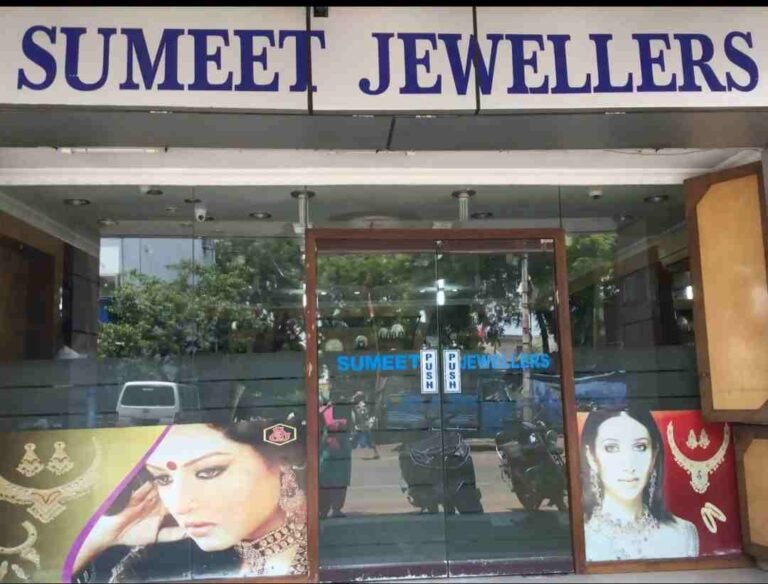 जमशेदपुर के सोनारी स्थित ज्वैलरी शॉप में हुई चोरी…