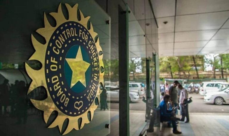 क्रिकेट की दुनिया में मचा हड़कंप: IPL से हटाई गई टीम को देने होंगे 538 करोड़, कोर्ट से BCCI को बड़ा झटका…