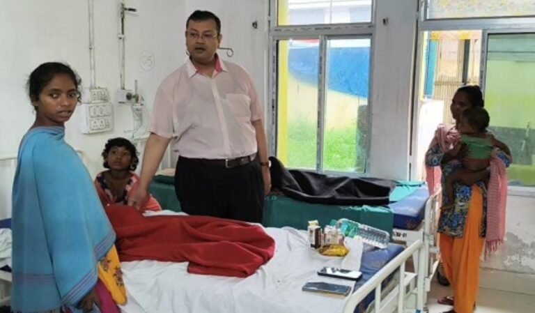 चक्रधरपुर में भारी बारिश से हादसा, दीवार धंसने से महिला की मौत, तीन बच्चे घायल…