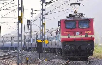 रांची में मूसलाधार बारिश से रेल सेवाएं बाधित, कई ट्रेनें रद्द, कुछ के समय और रूट में बदलाव…