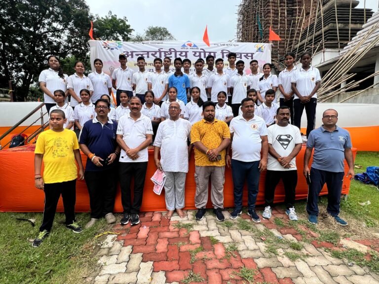 जमशेदपुर में पहली बार श्री लक्ष्मीनारायण मंदिर परिसर में 400 लोगों ने योग कर मनाया योगा दिवस…