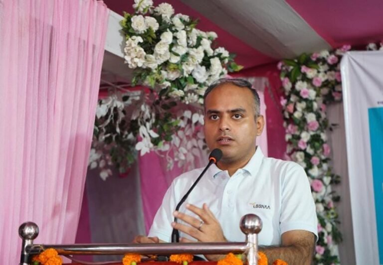 अंतरराष्ट्रीय योग दिवस पर खासमहल में जिला स्तरीय कार्यक्रम का आयोजन, DC कर्ण सत्यार्थी ने कहा,”योग अपनाएं, निरोग जीवन पाएं”…