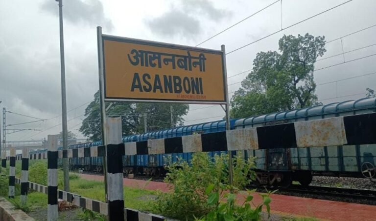 जमशेदपुर ग्रामीण क्षेत्र का आसनबनी रेलवे अंडरपास जलभराव से बंद, ग्रामीणों का आवागमन बाधित…