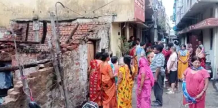 जमशेदपुर के सितारामडेरा में कच्चा मकान गिरा, बुजुर्ग महिला समेत तीन लोग घायल, हालत गंभीर…