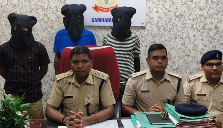 गम्हरिया पुलिस की बड़ी कामयाबी: युवक की हत्या के मामले में तीन गिरफ्तार, बाइक, कार और मोबाइल बरामद…
