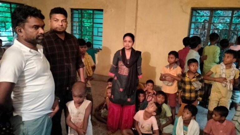 पोटका में भारी बारिश से मचा हाहाकार: बच्चों को थाना में देख भावुक हुए विधायक संजीव सरदार, घर पहुंचाने और 24 घंटे में क्षतिपूर्ति रिपोर्ट का दिया निर्देश…