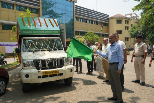 नशा मुक्ति रथ को DC ने किया रवाना…जानें कब तक चलेगा ये विशेष अभियान…